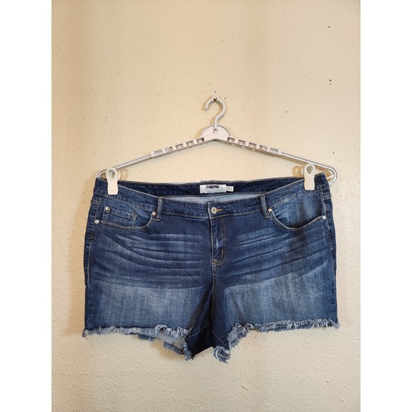 Torrid Women's‎ Blue High Rise Frayed Hem Stretch Denim Shorts Size 26 - Picture 1 of 7